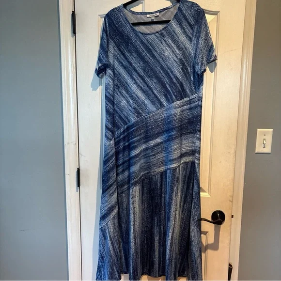 Serengeti Asymmetrical Dress in Blue and White - Picture 3 of 8